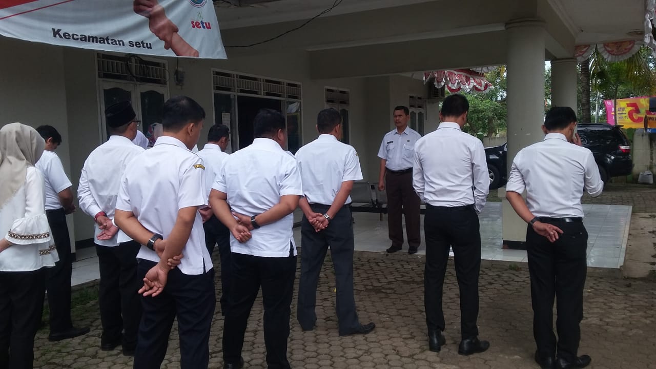 Apel Pagi Koordinasi Pegawai Kelurahan