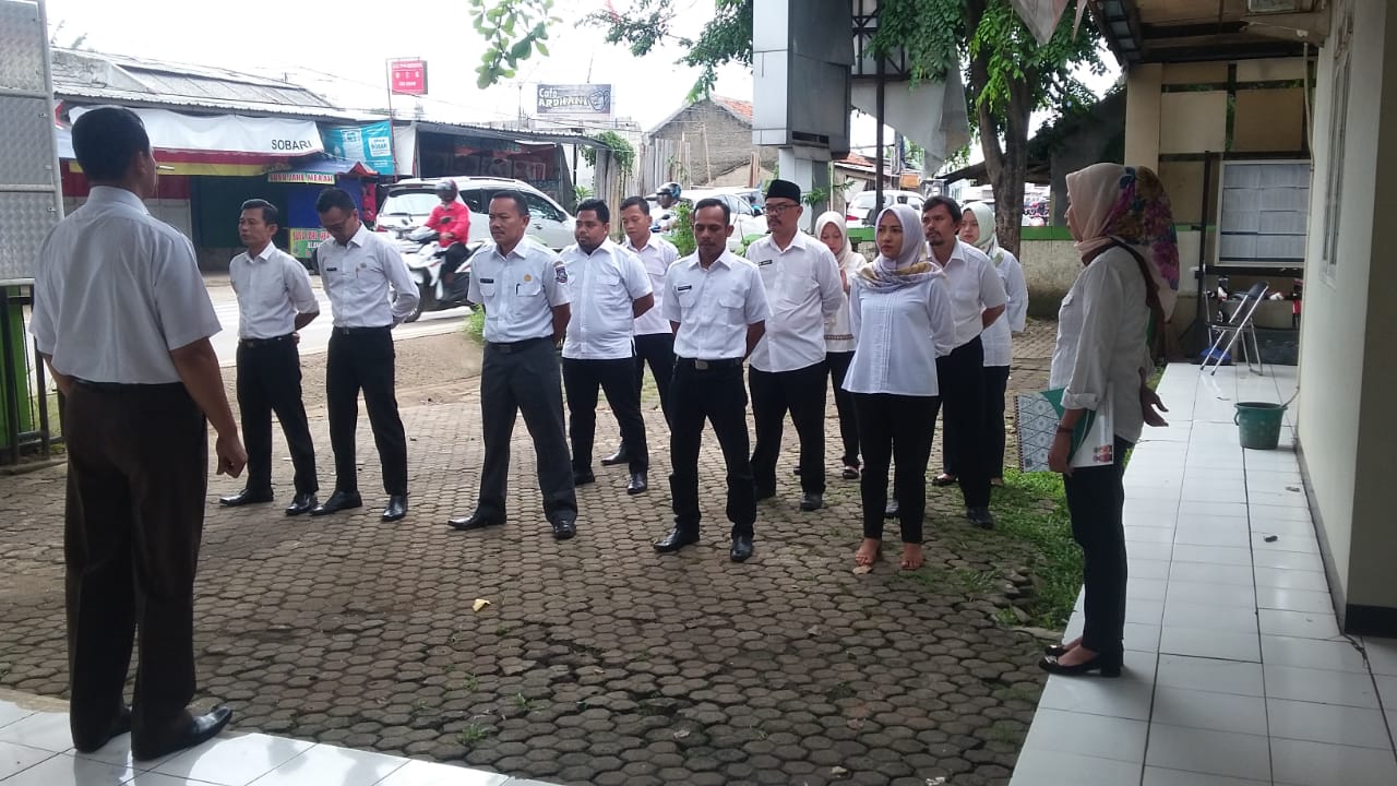 Apel Pagi Koordinasi Pegawai Kelurahan